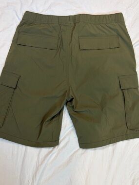 H&M Olive Green Men's Cargo Shorts with Flap Pockets